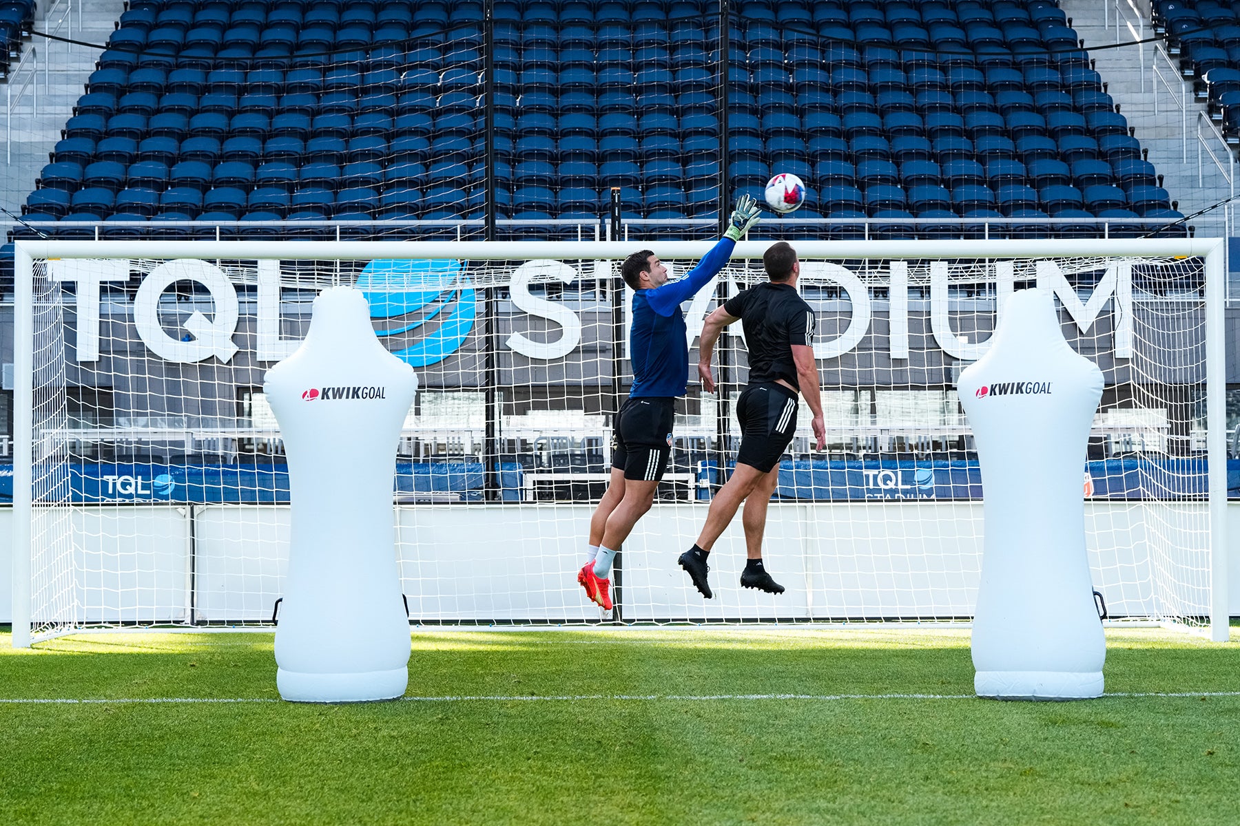 Soccer training mannequins for goalkeepers