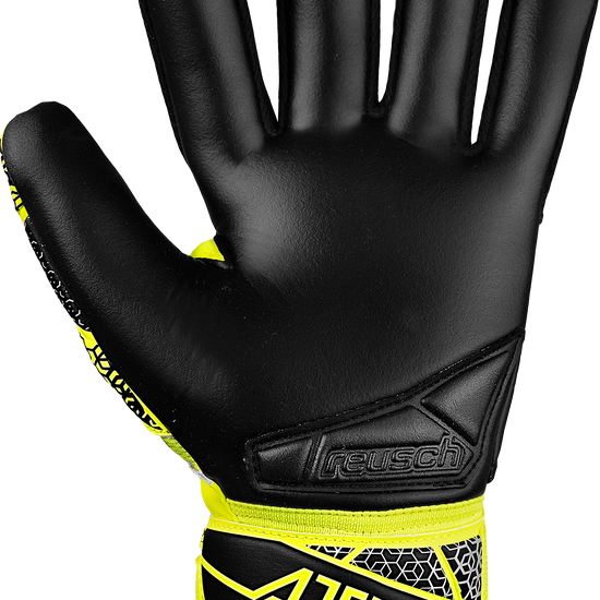 Infinity latex palm on the Reusch Attrakt Infinity NC