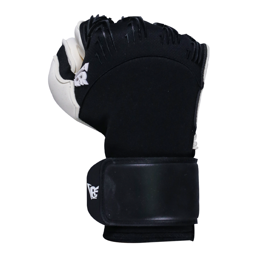Protective punch zone on the KPR Vector Goalie Gloves
