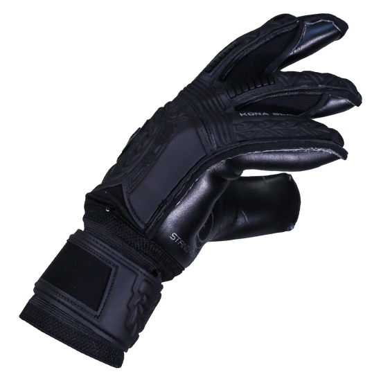 Durable goalkeeper gloves