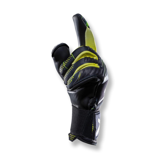 Hybrid negative roll cut on the Storelli Silencer Menace GK glove.