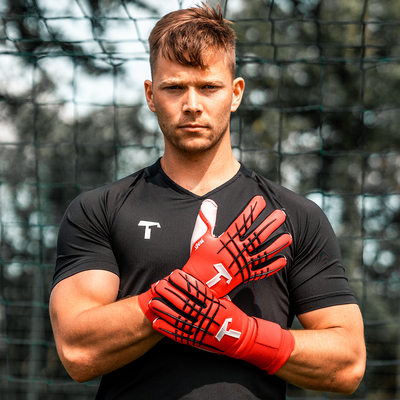 T1tan Red Beast 3.0 Finger Protection Goalie Glove | Keeperstop