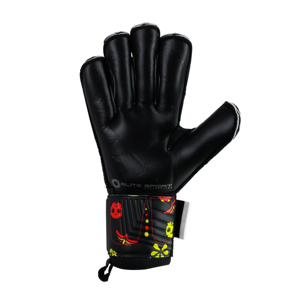 Goalkeeper gloves with black palm