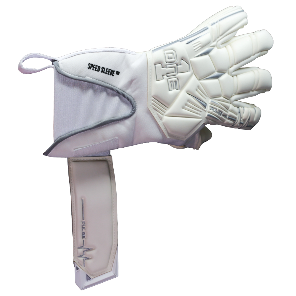 Easy on easy off goalkeeper glove