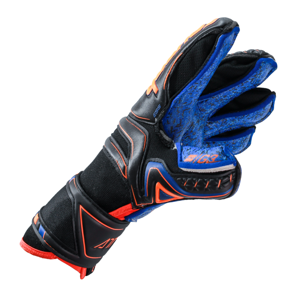 Goalkeeper gloves with finger protection