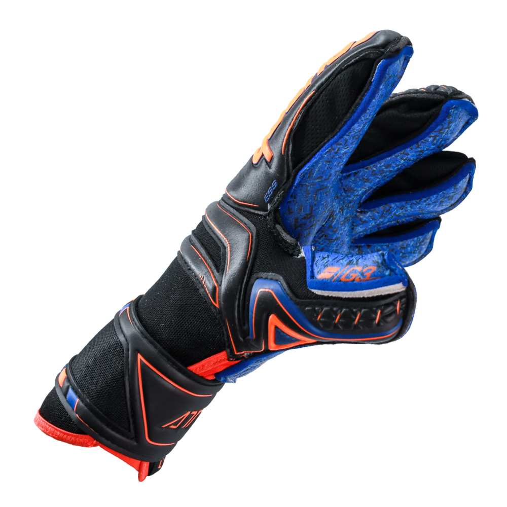 Goalkeeper gloves with finger protection