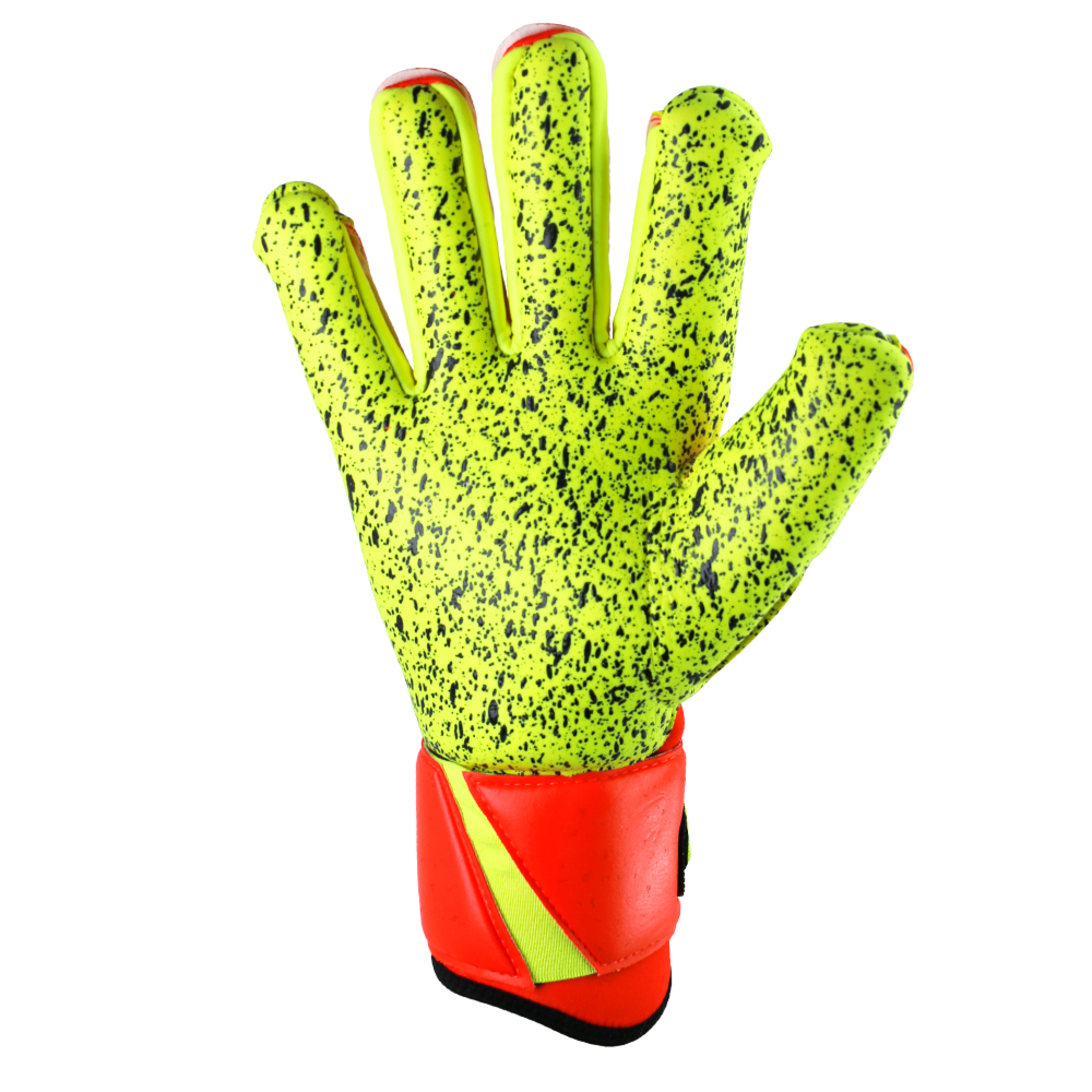 Goalkeeper gloves with the best grip