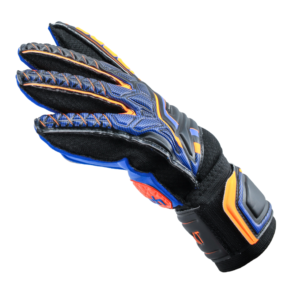 Lightweight gloves for soccer