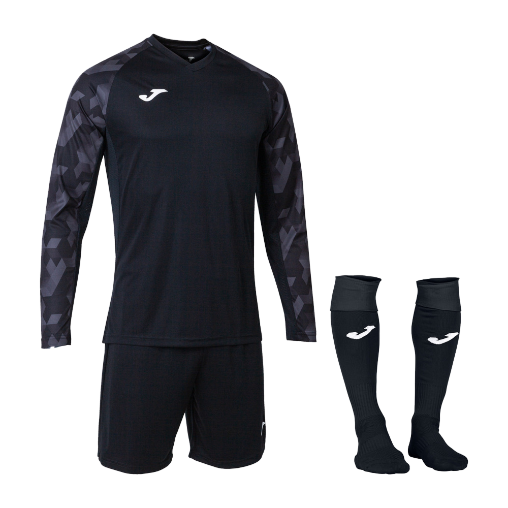 Full matching goalkeeper kit in Black
