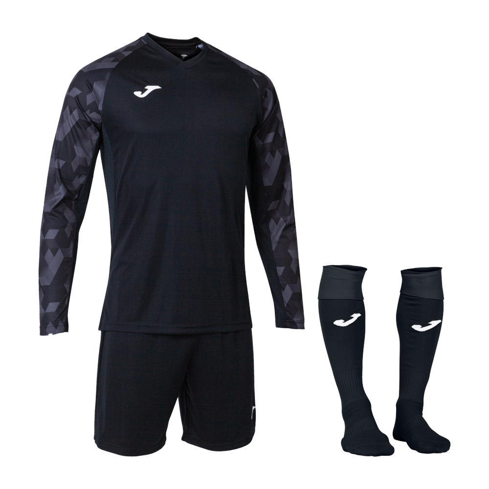 Full matching goalkeeper kit in Black