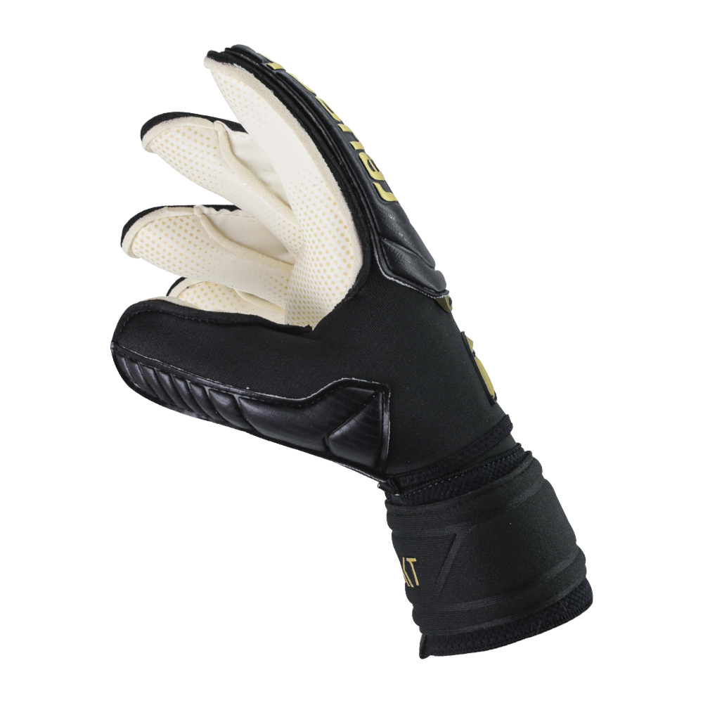 Soccer goalie gloves with the best design