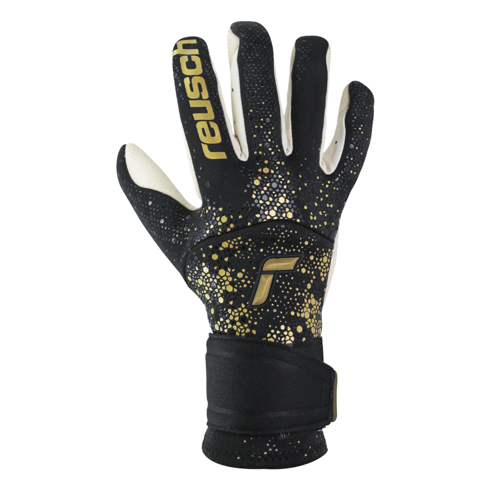 Comfortable goalie gloves