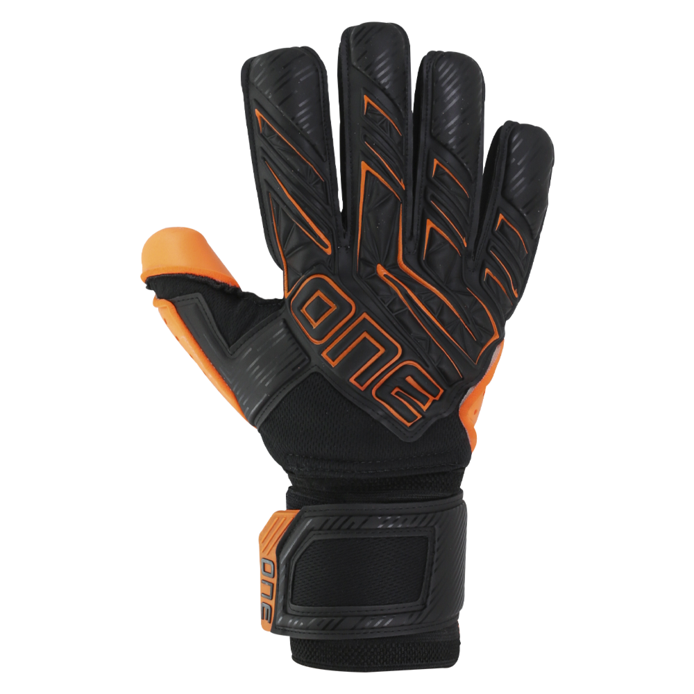 Breathable soccer goalie gloves