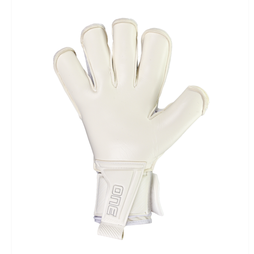 Goalkeeper gloves with grippy latex