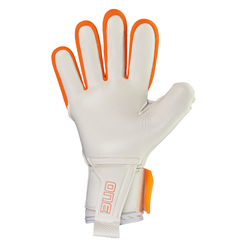 Goalkeeper gloves with premium grip