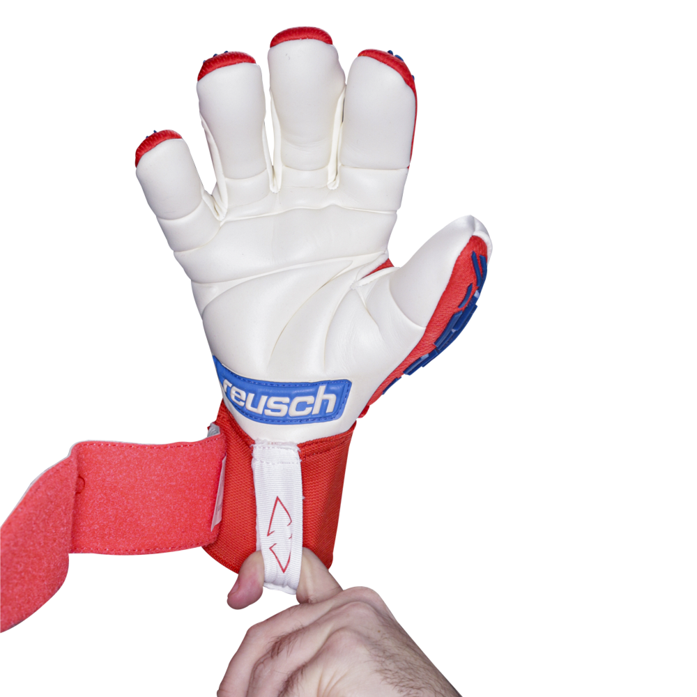 Reusch USA wrist closure