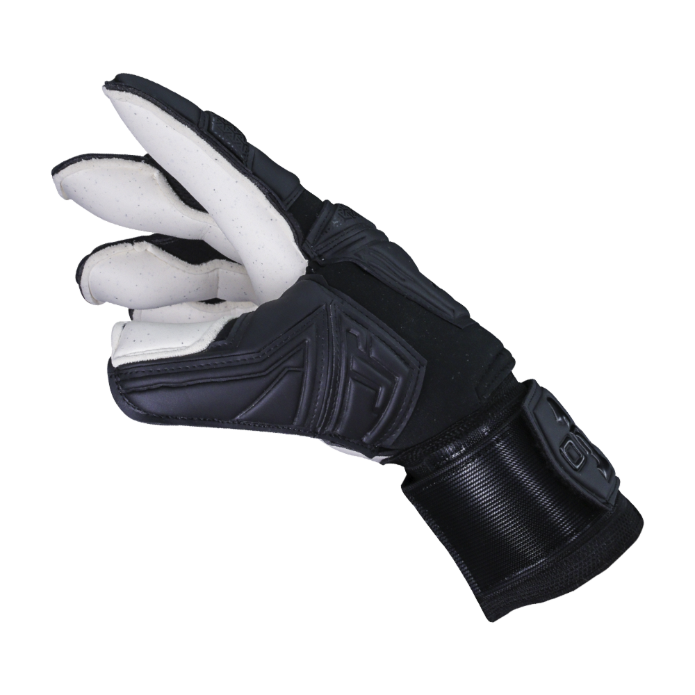 The cut of The One Glove Invictus Stealth+
