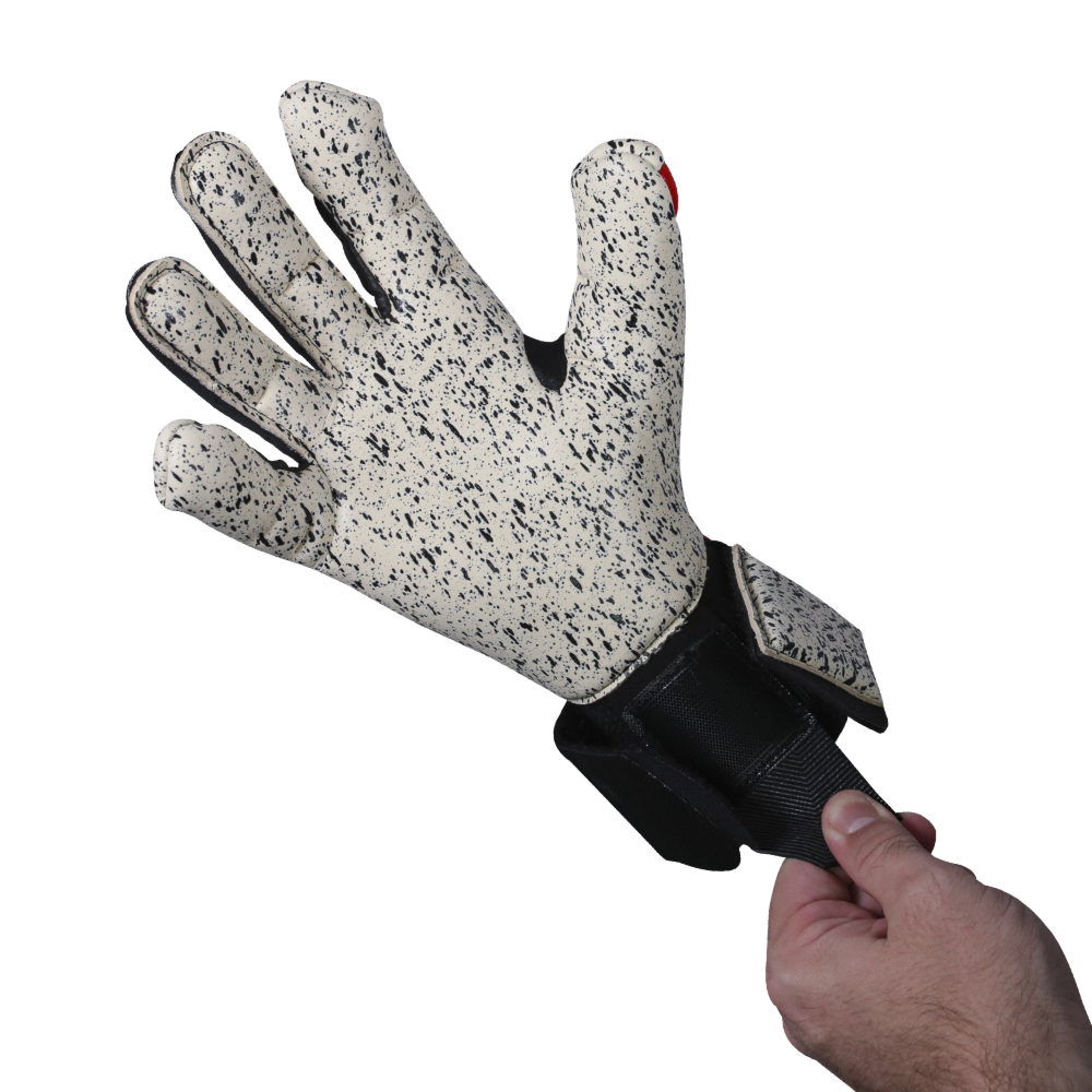 Dual wrist straps on the Uhlsport Powerline Supergrip+ 